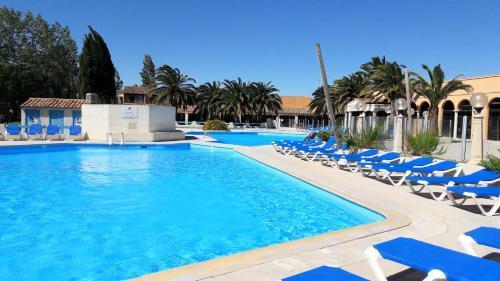 Residence Odalys Le Village Camarguais Les Gardians Arles Bagian luar foto
