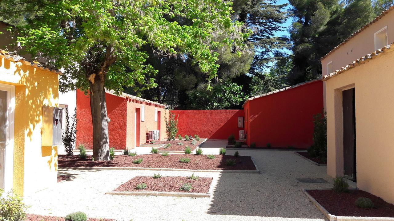 Residence Odalys Le Village Camarguais Les Gardians Arles Bagian luar foto