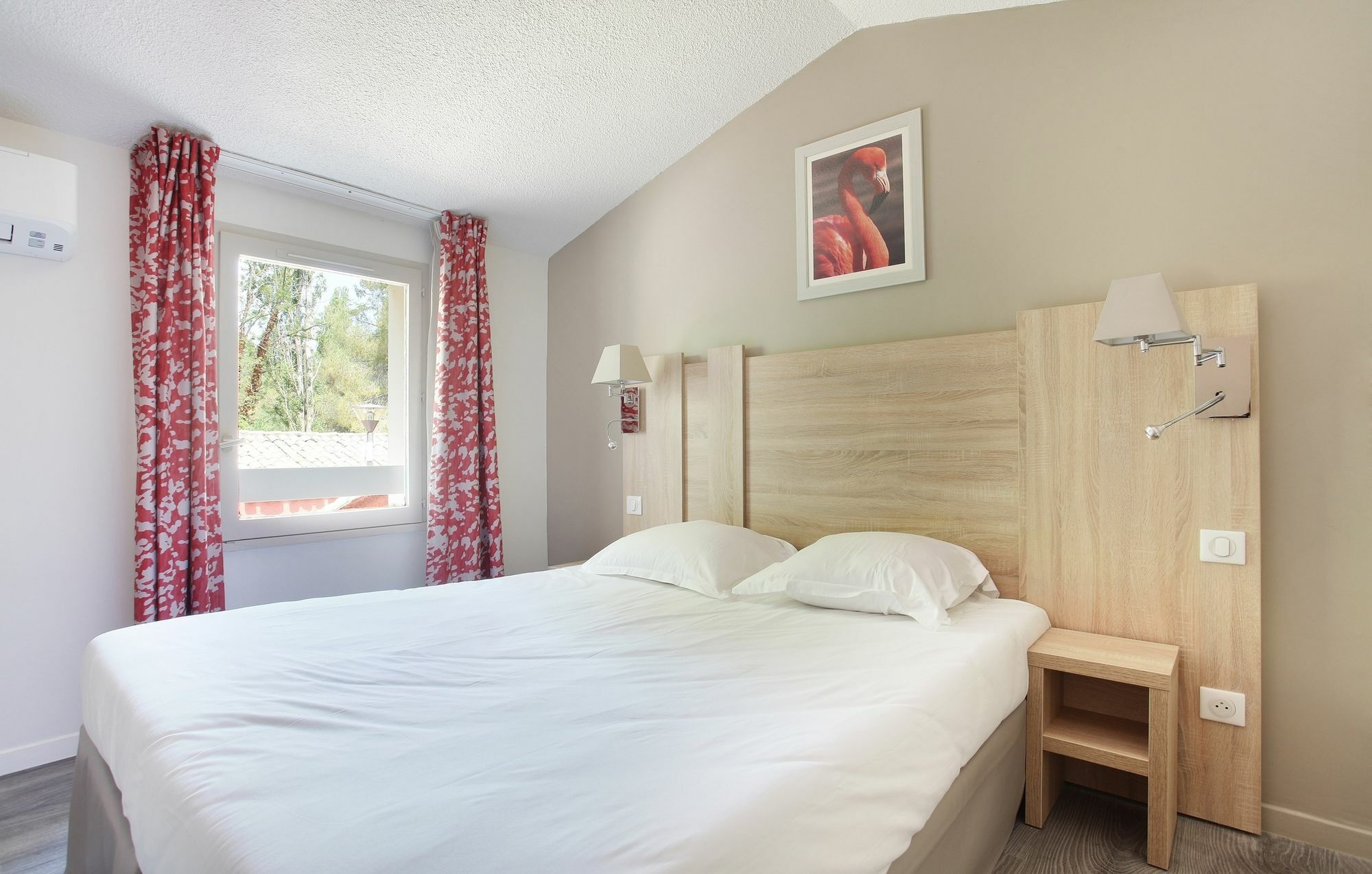 Residence Odalys Le Village Camarguais Les Gardians Arles Bagian luar foto