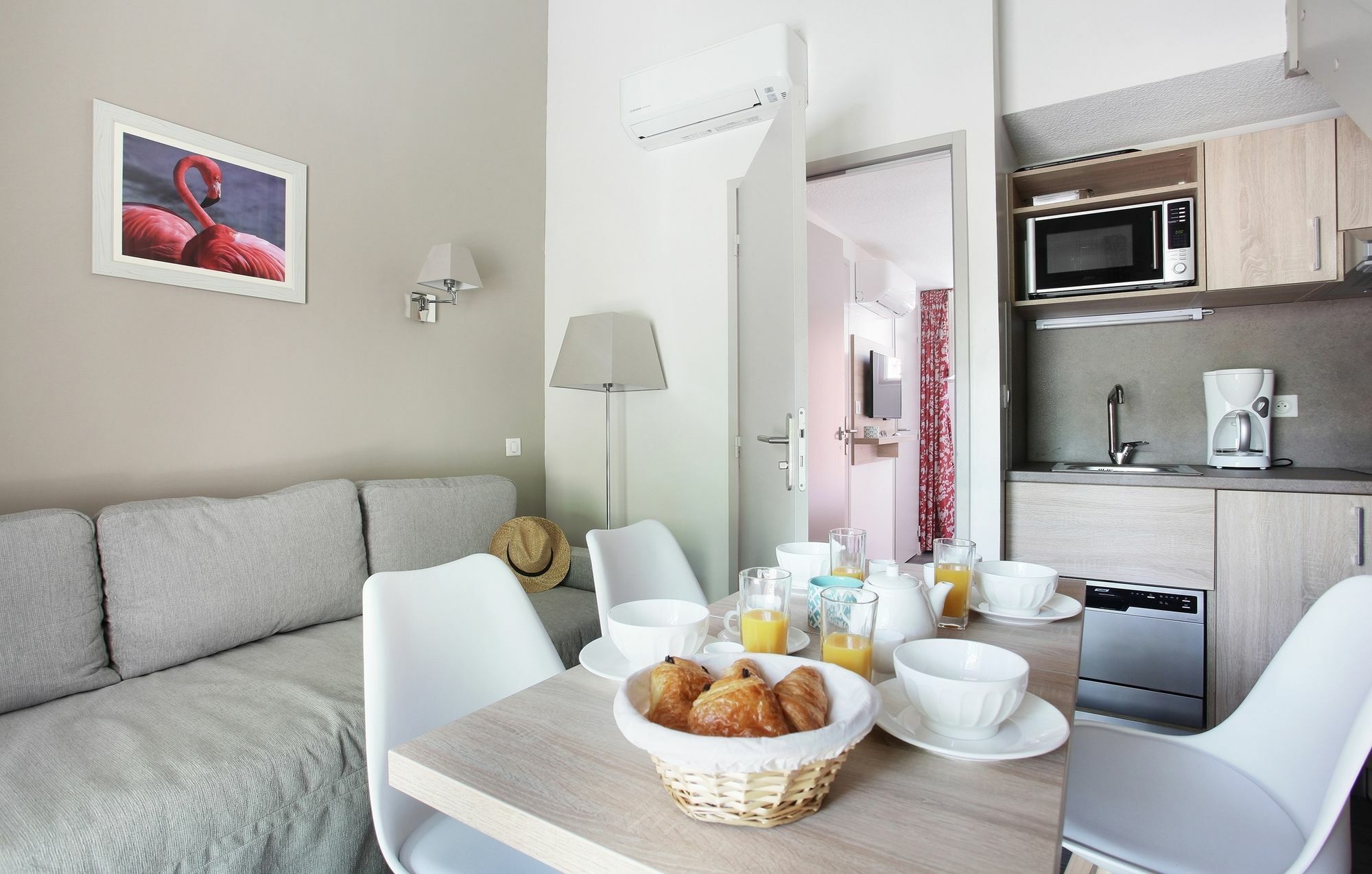 Residence Odalys Le Village Camarguais Les Gardians Arles Bagian luar foto