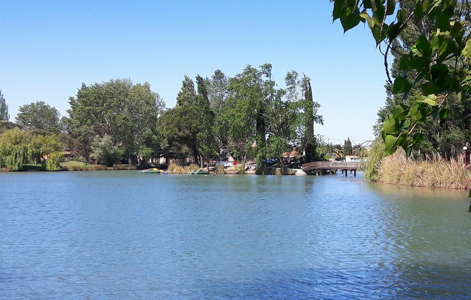 Residence Odalys Le Village Camarguais Les Gardians Arles Bagian luar foto