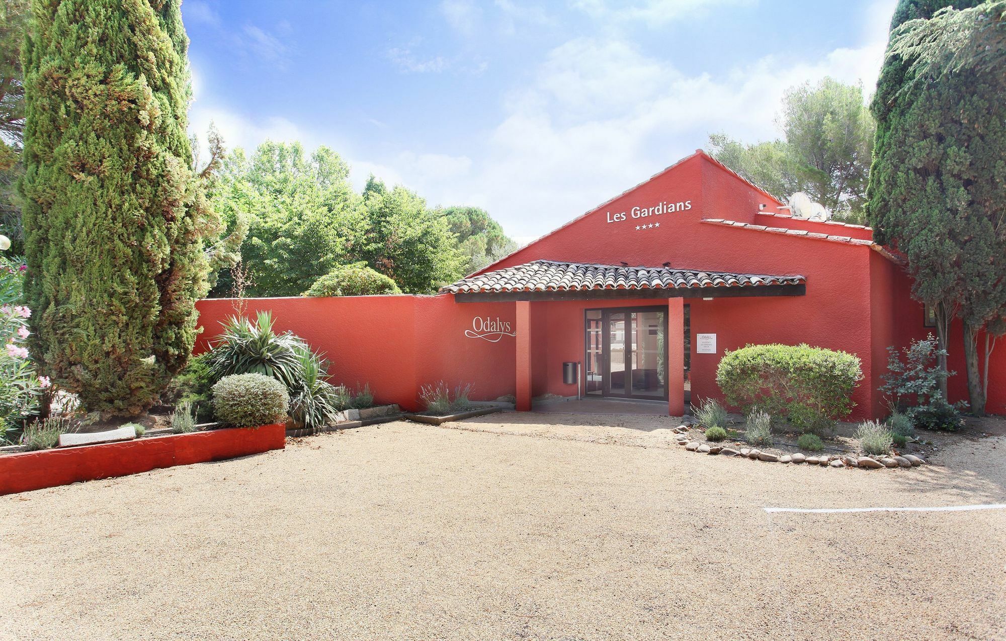 Residence Odalys Le Village Camarguais Les Gardians Arles Bagian luar foto